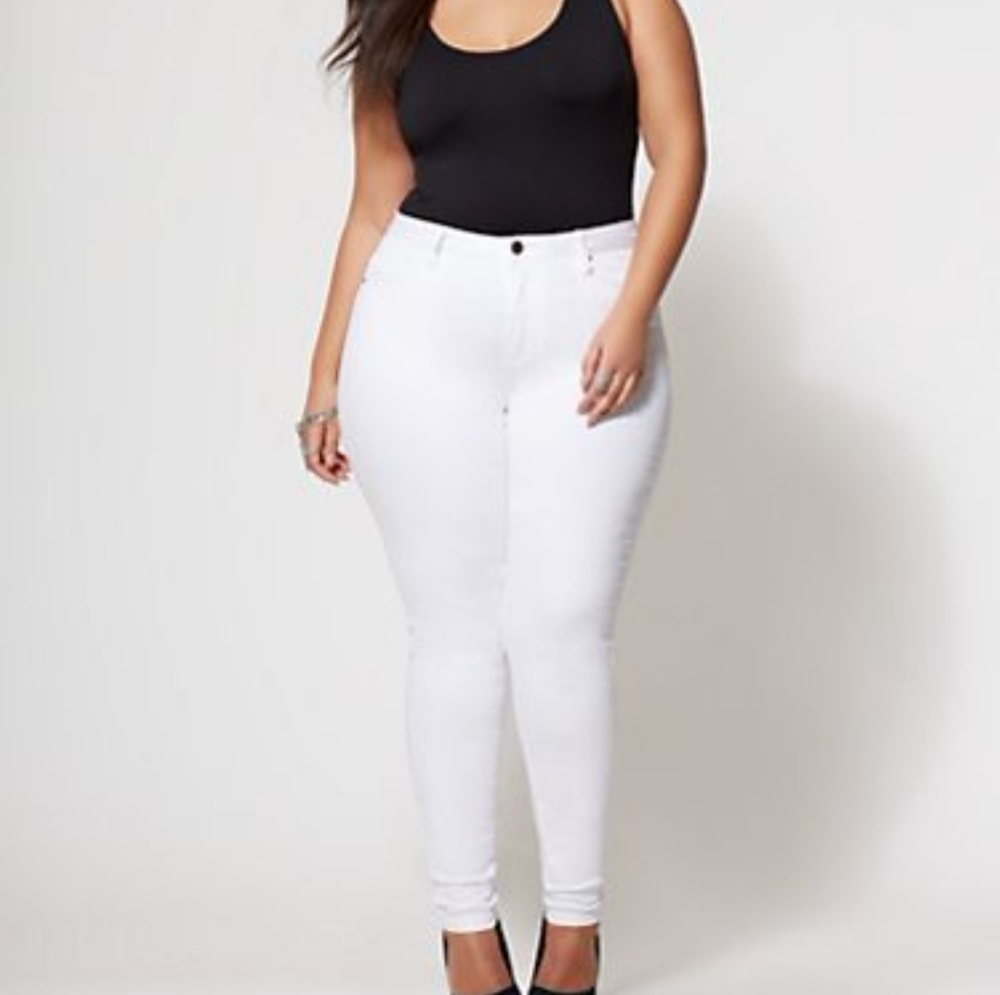 FTF SCULPTED WHITE SKINNY JEANS